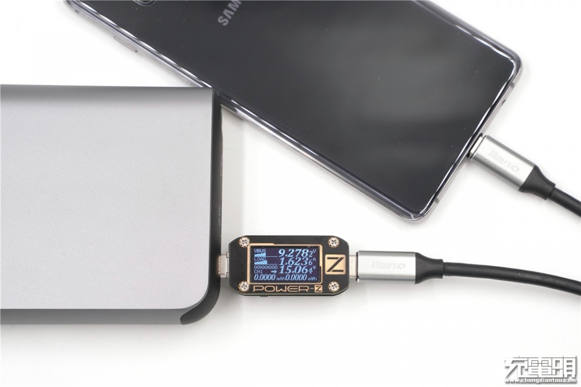 绿巨能22.5瓦充电器,绿巨能18w移动电源评测