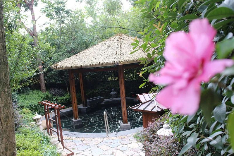 中国最美的十大温泉旅游胜地,一日游十大最美丽温泉