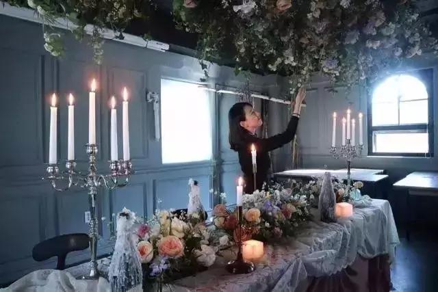 她在北京开了一家可以吃的花店，受众人追捧，还引来了李健