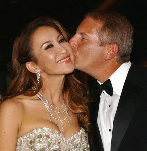 李玟富商夫又买豪宅，曾为李玟办亿元婚礼，结婚9年成宠妻狂魔