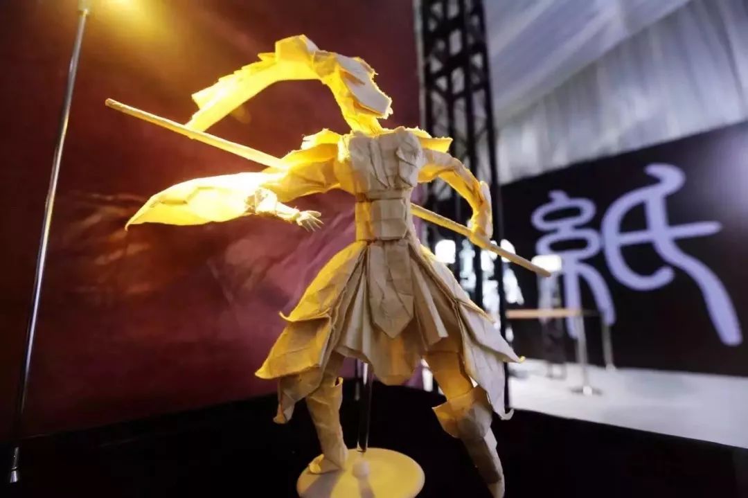 用一张纸折出来的少女教程,简单的一张纸折出让你想不到东西