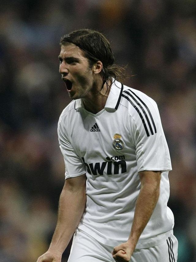 伊瓜因为什么总丢单刀,伊瓜因为什么离开五大联赛