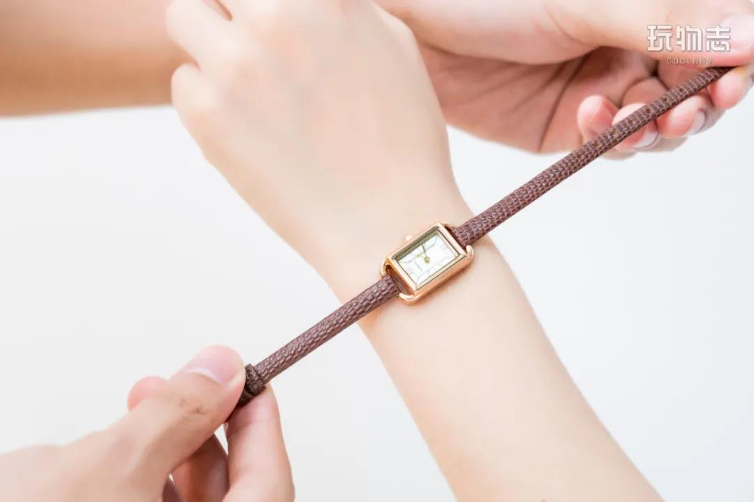 送这被夸有品位！三吉彩花同款腕表，女友戴了爱不释手