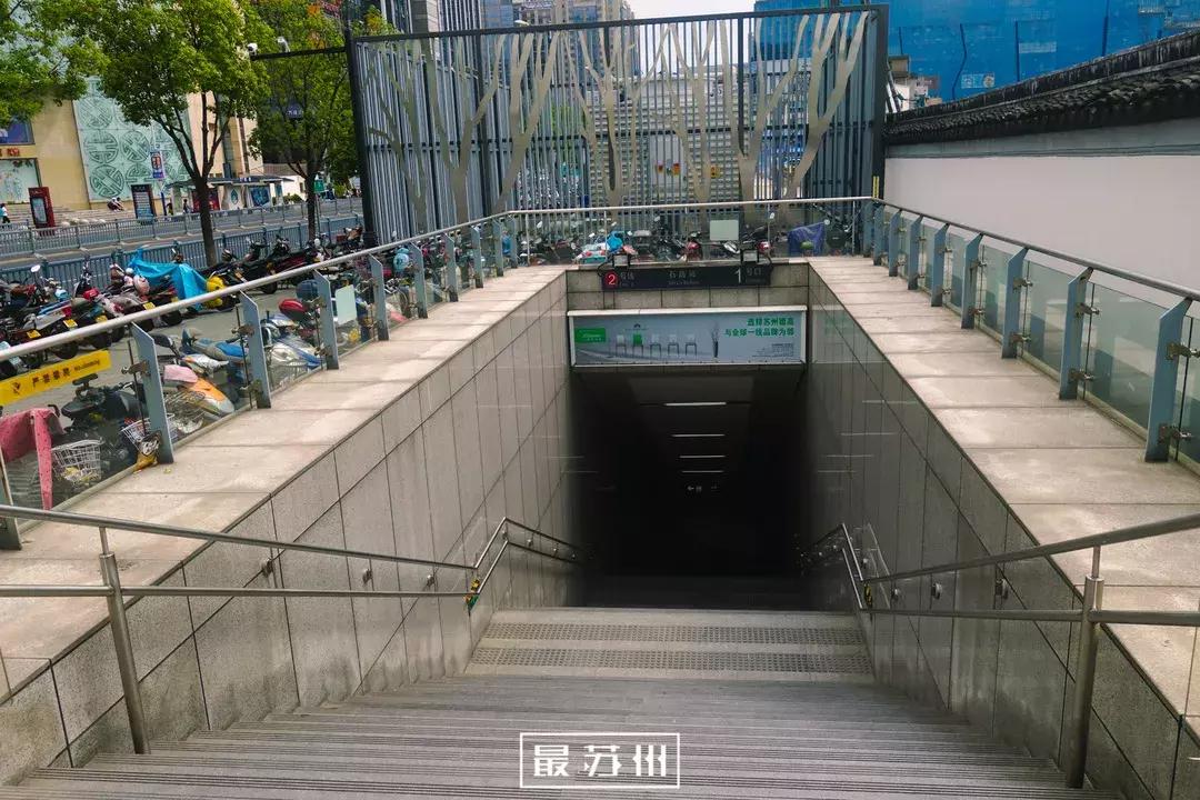 12个出口逛懂石路