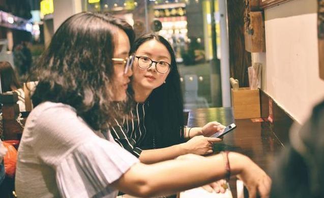 刚上初中被学姐针对应该怎么办,大学生刚开学被室友针对