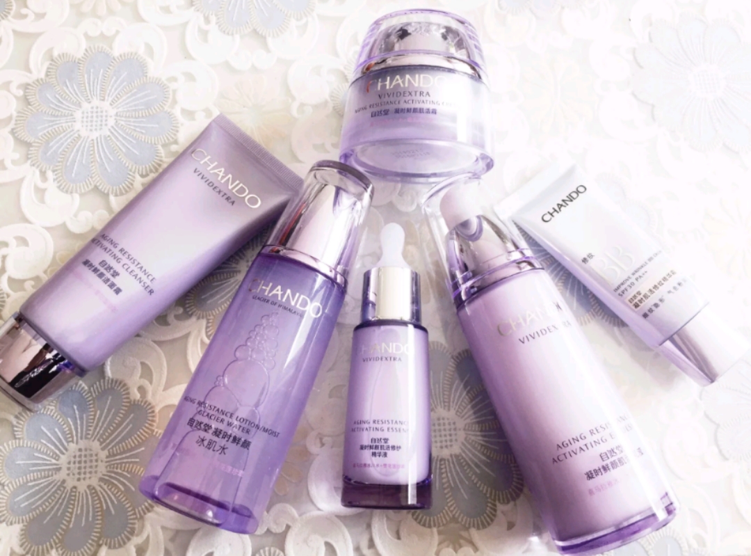 自然堂适合40岁的护肤品抗皱水乳,百雀羚水乳适合什么肤质