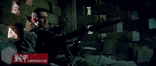 美国黑鹰战机坠落视频,十部顶级战争大片黑鹰坠落