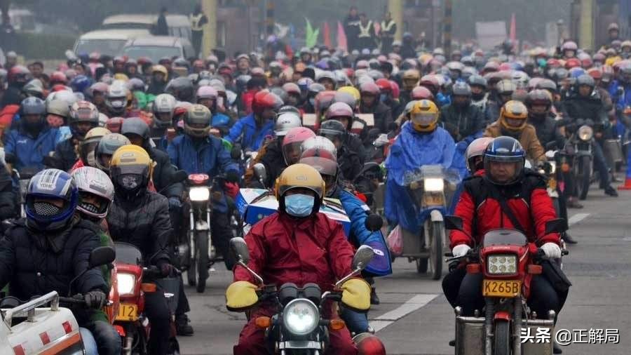 为什么春节农村堵车厉害,春节期间农村堵车图片