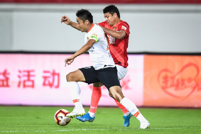 霸气！刘云破门血染赛场，武汉卓尔客场1比0恒大，豪取中超三连胜