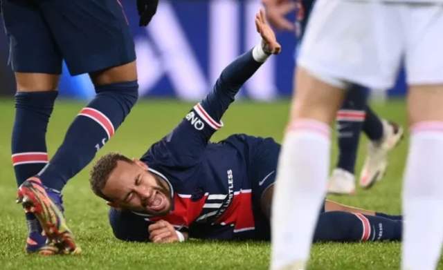 为什么内马尔总是受伤,为啥内马尔的踢法容易受伤