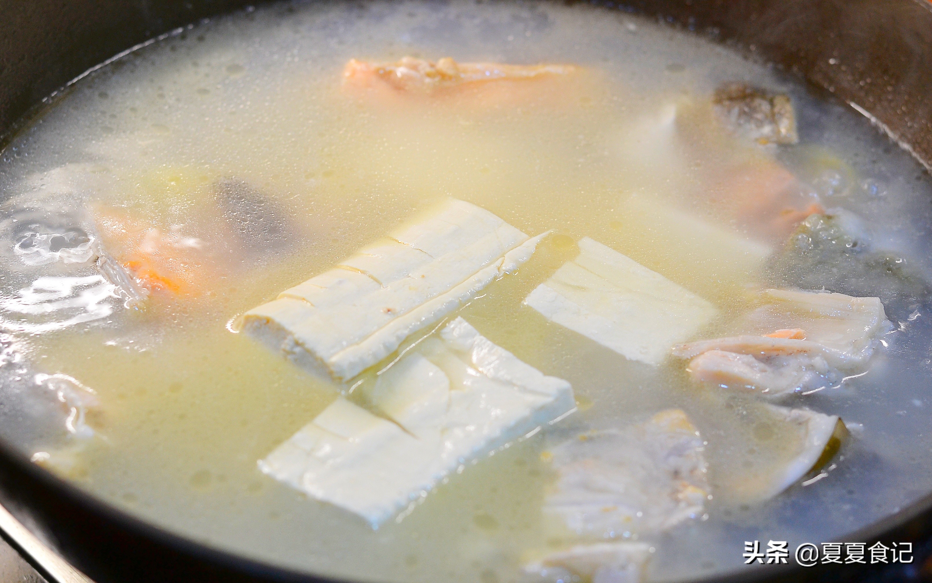 三文鱼汤和鲫鱼汤,三文鱼和鲫鱼汤可以一起吃吗