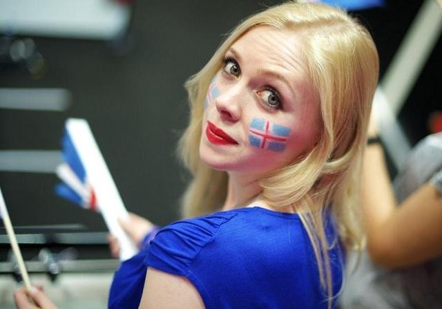 西班牙现场足球视频直播,西班牙街头足球表演视频