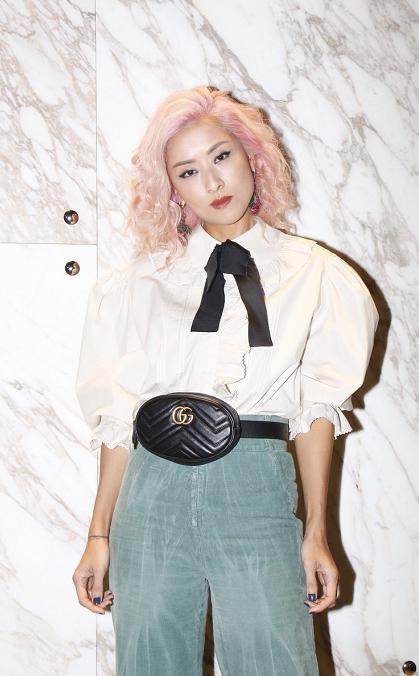 徐濠萦身材牛仔装,徐濠萦穿搭十年前