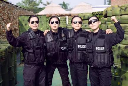 传奇！从女特警到女律师，她潜伏当*底卧**，如今是最受欢迎的刑辩律师之一！