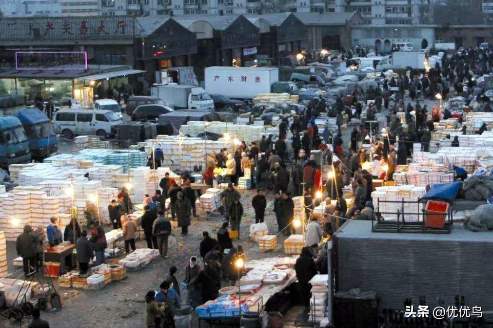 摆摊卖干货的一个月能挣多少钱,创业摆摊一天赚500元