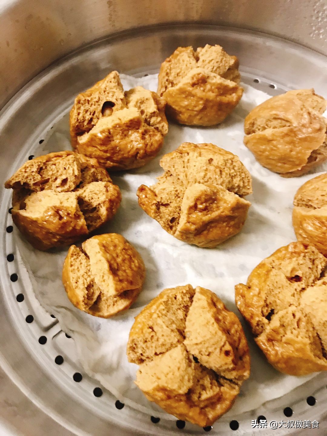 红糖开花馒头的做法和发面全过程,无需醒发的红糖大枣开花馒头配方