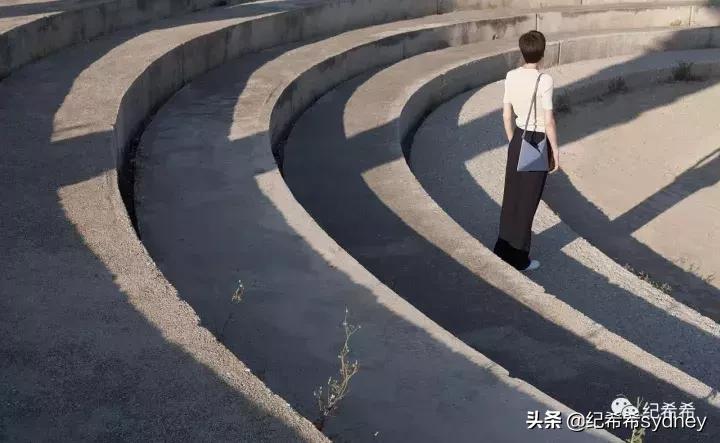 2022年度很火包包,2020年最潮时尚的小众包包推荐