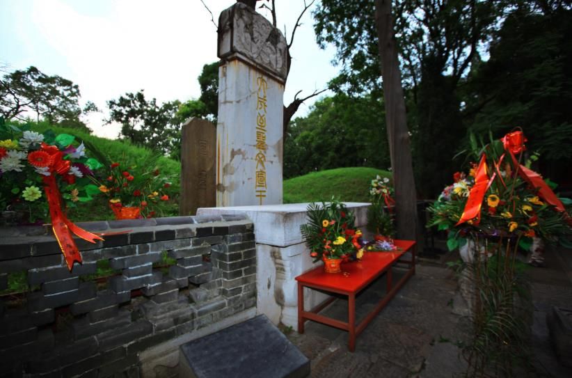 曲阜孔子墓全景,山东曲阜千年古村孔子墓