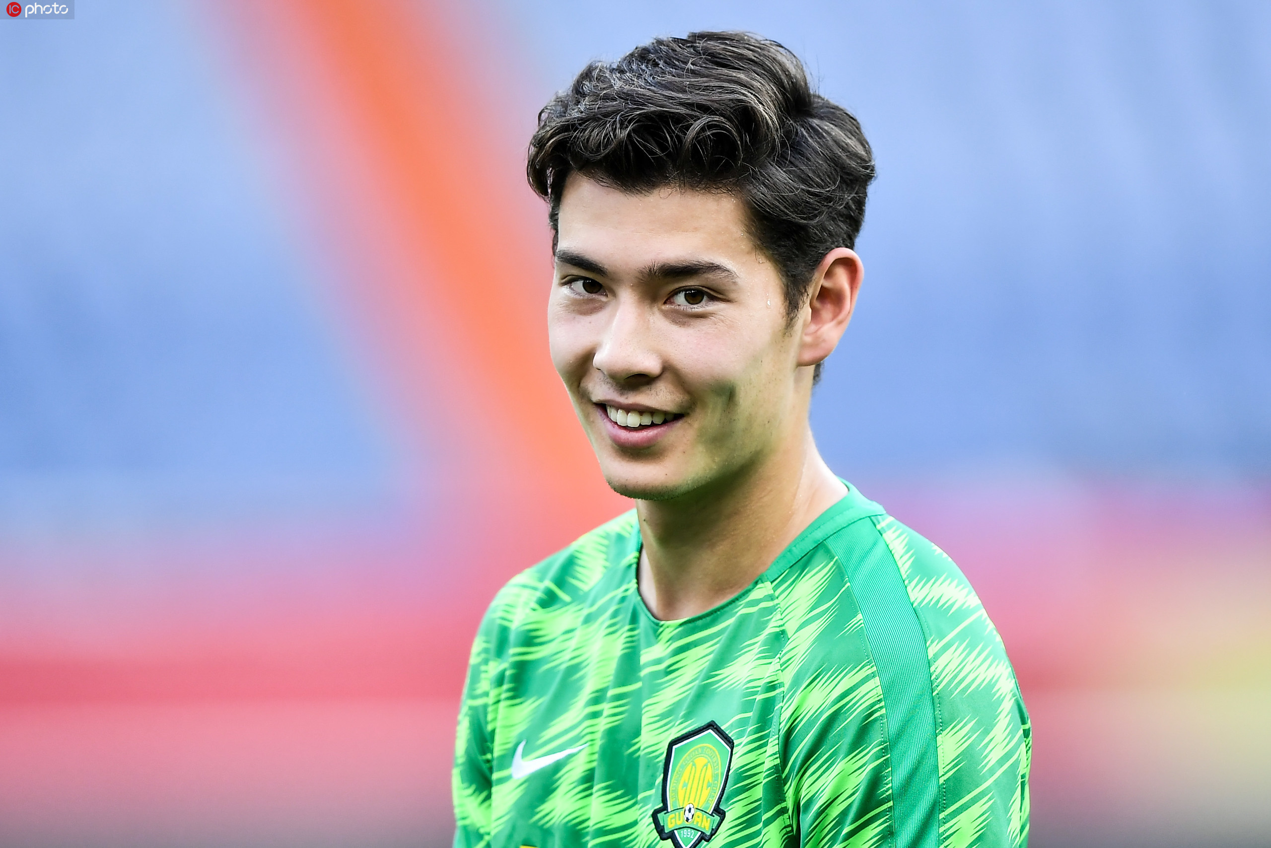 中国足球归化政策是继续还是终止,归化是国足唯一出路吗