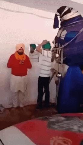 世上最远的距离是你和我,世界上最远的距离莫过于你在我身边