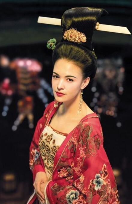 历史四大美人杨贵妃,杨贵妃是不是唐玄宗的儿媳妇