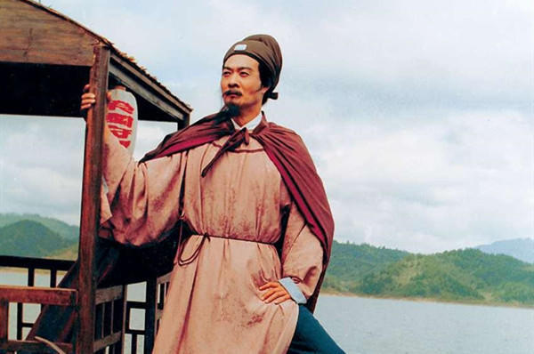 为何林黛玉一死，贾家就被抄了家？看她进荣国府，吃了啥恐怖丸药