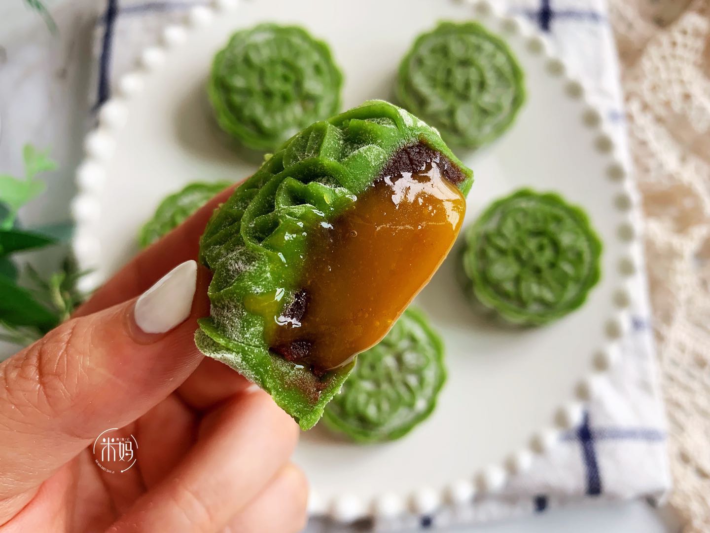 糯米粉这样做真好吃筷子一搅,只用牛奶和鸡蛋做蛋糕和糯米粉