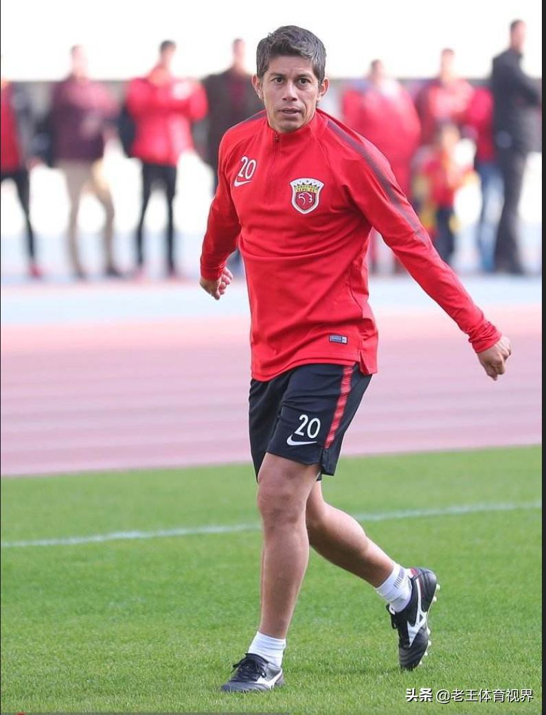前国脚宣布退役足坛曝出猛料,足球先生退役