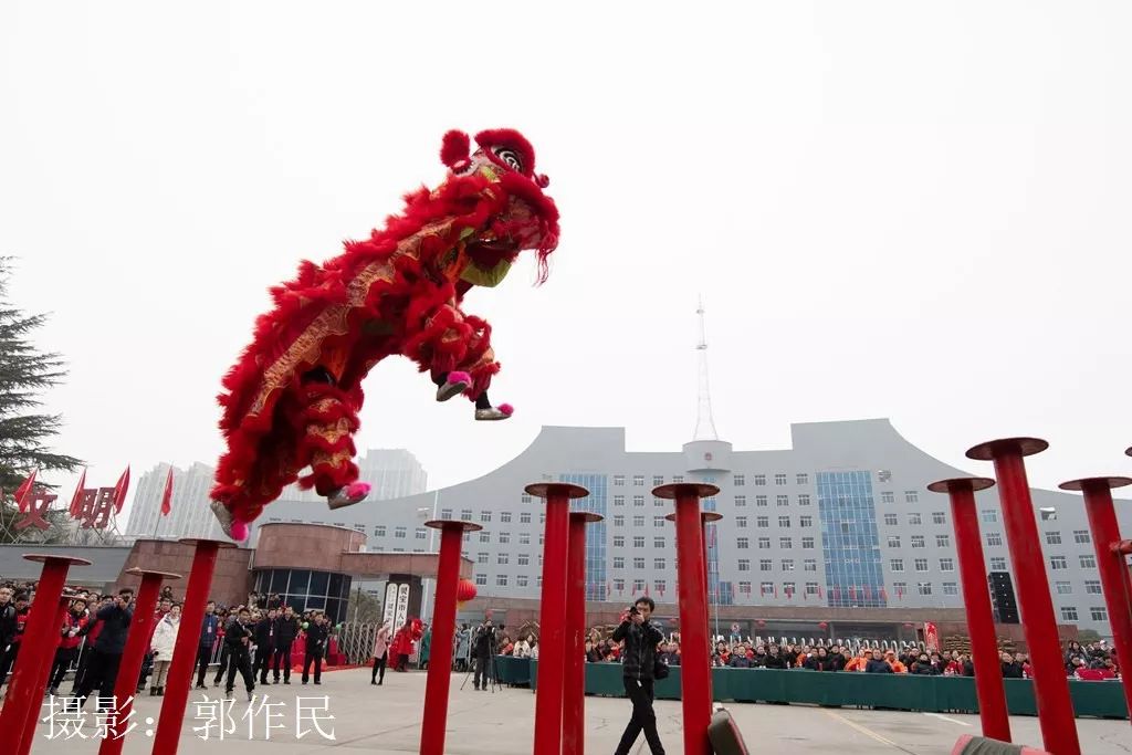 城关镇社火表演安塞腰鼓,社火打腰鼓