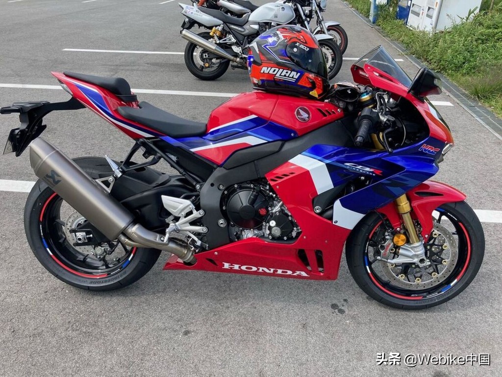 本田火刃cbr1000rr-r,本田cbr1000rr对铃木gsx1000r