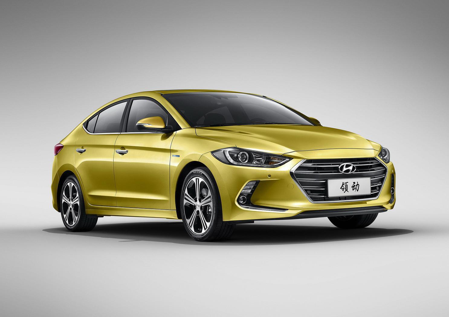 第七代伊兰特倒车影像,第七代伊兰特中控解析图片