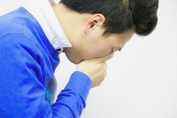 一说话嘴里传出臭味,一说话嘴里就出现口臭是怎么回事