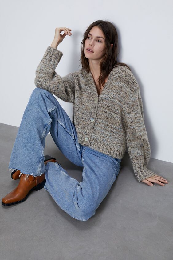 夏季针织开衫穿搭技巧视频,宽松慵懒风针织中长款开衫搭配