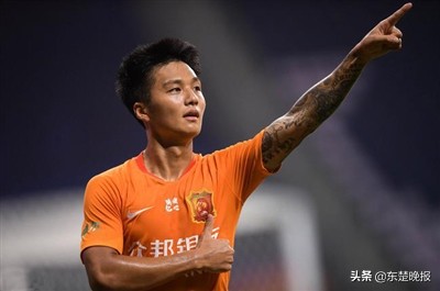 黄石“四虎将”笑傲中超绿茵场