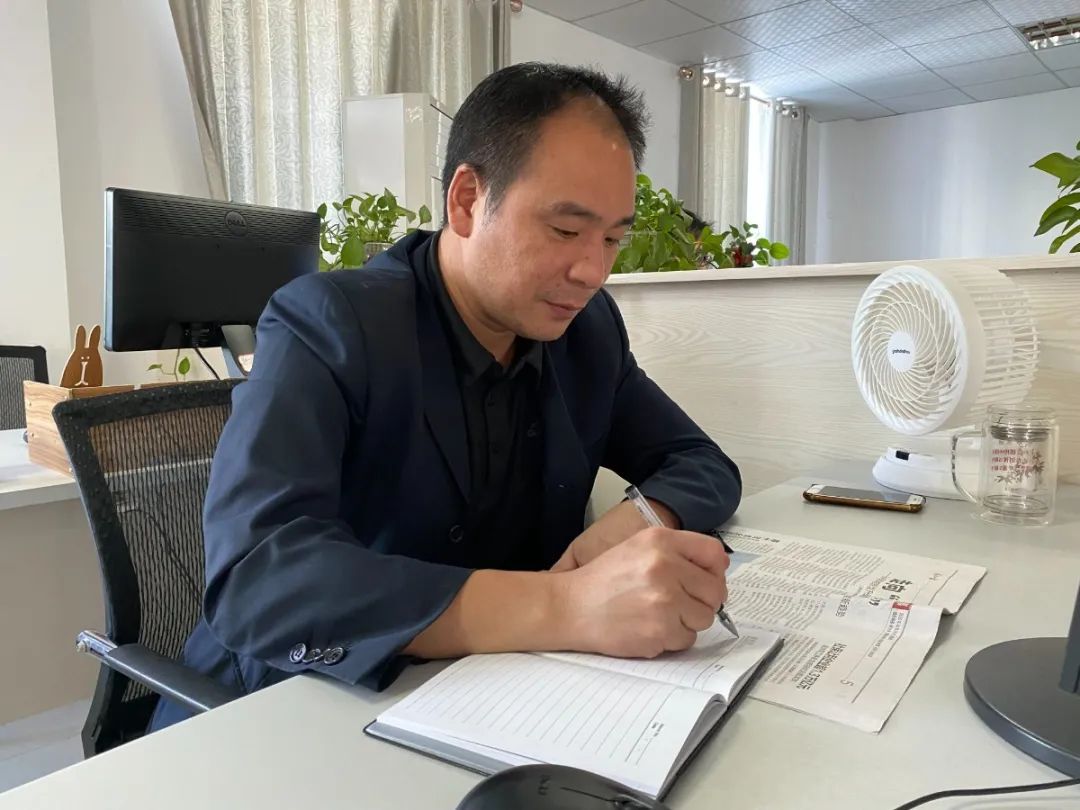 今天,我们把头条留给自己!