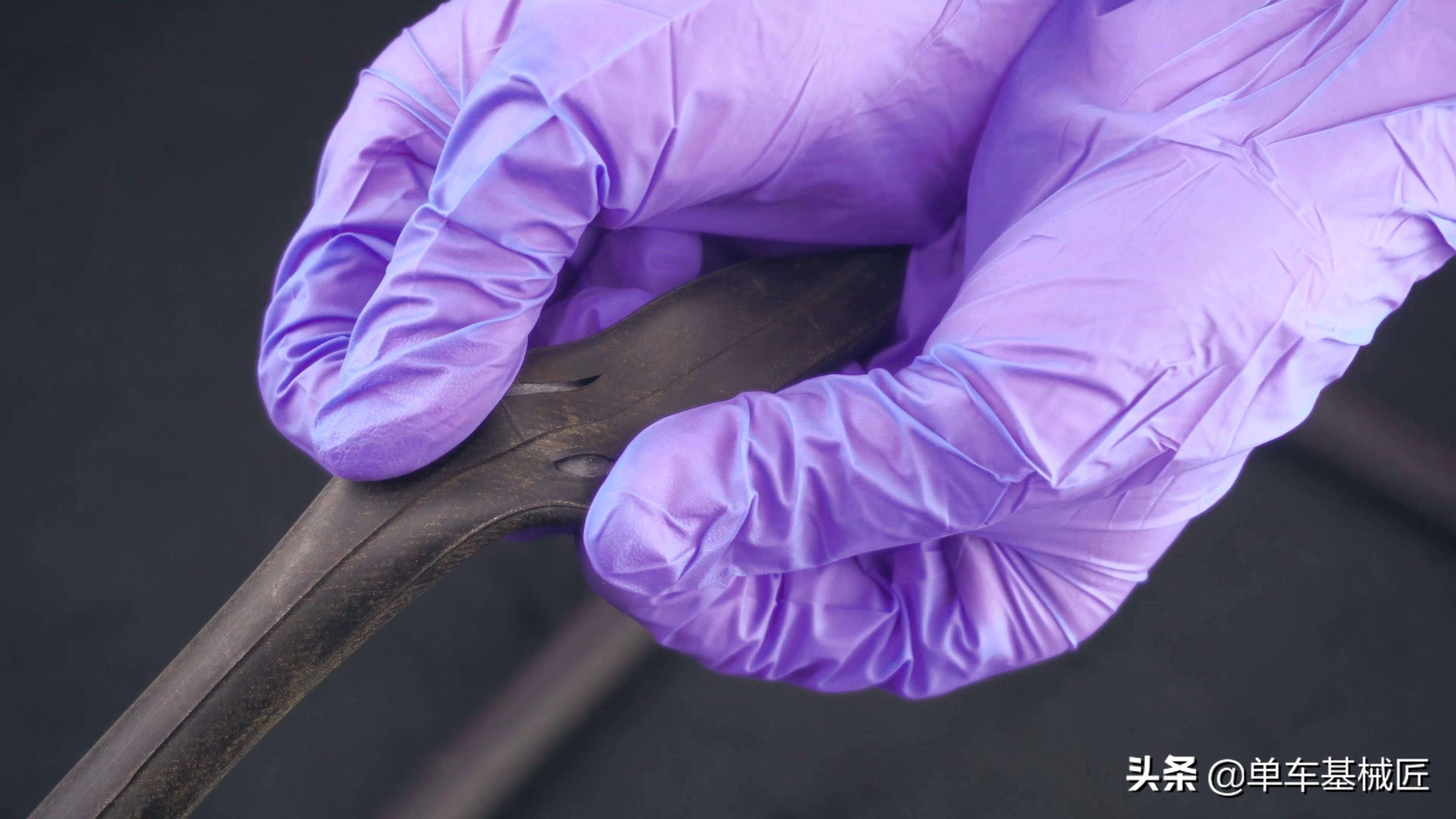 自行车轮胎的压力,汽车轮胎压力和公路自行车胎压力