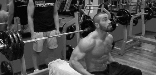 男人有肌肉与没肌肉对比,女人肌肉和男人肌肉区别