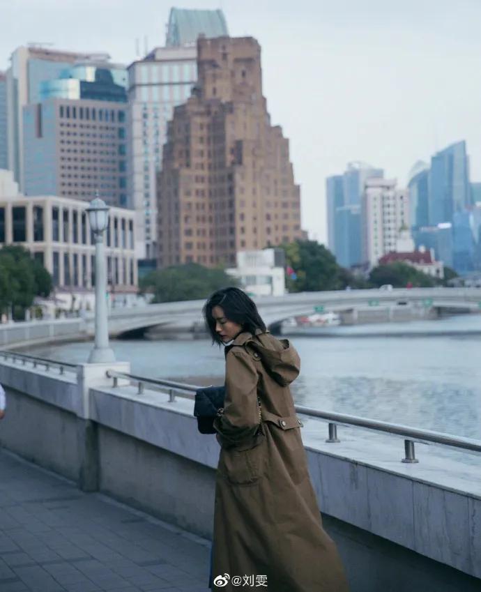 模特拍照姿势怎么调,模特拍视频如何保持松弛感