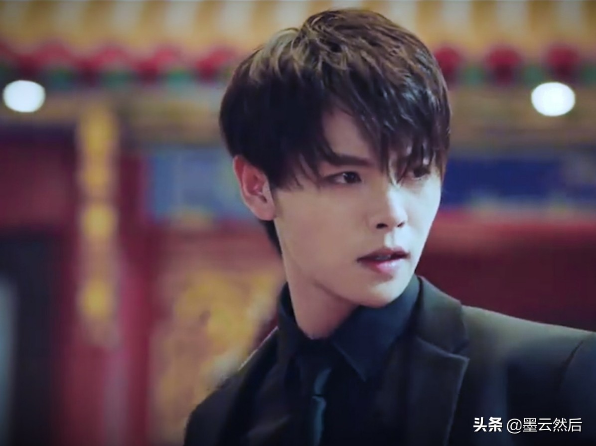 盗墓笔记中张起灵的真实身份,盗墓笔记张起灵的真实身世