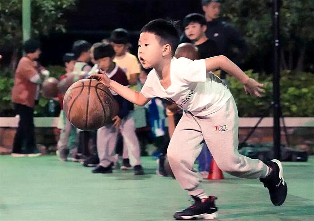 早上几点叫孩子起床会影响身高,每天半夜叫醒小孩