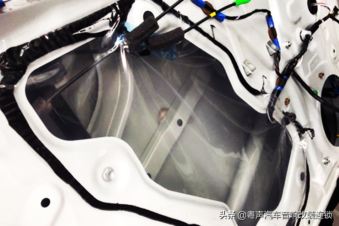 丰田雷凌升级德国彩虹音响试听,丰田雷凌2021豪华版升级音响