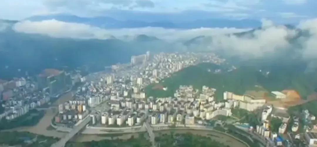 新法来了:未批准进口的药品不再列为假药|农村集体土地可直接入市