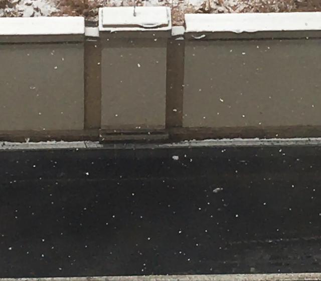 宝妈看到好看的衣服就给孩子买,看见好看的衣服就忍不住给孩子买