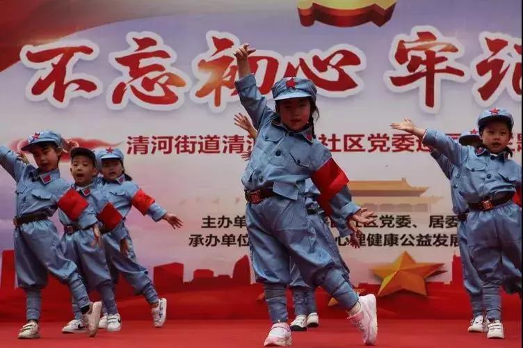 祝福祖国简短视频,那些让你为祖国热泪盈眶的瞬间