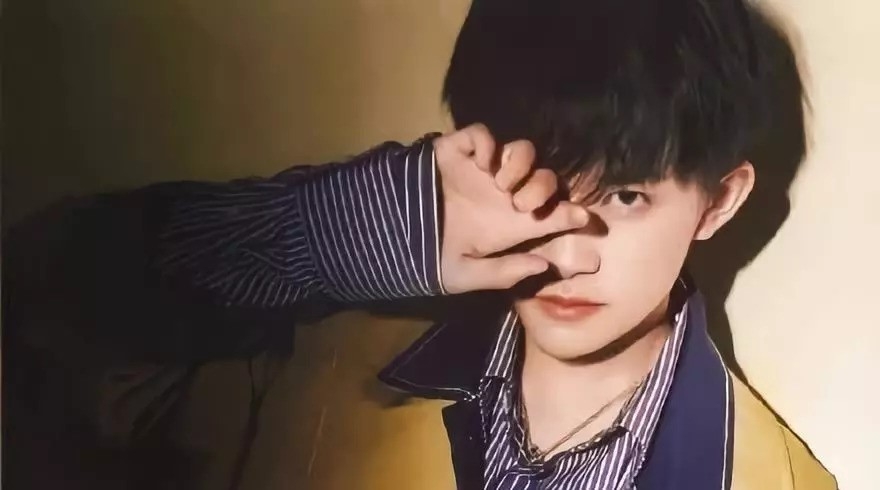 易烊千玺17岁生日今天要开心原声,易烊千玺说自己才19岁