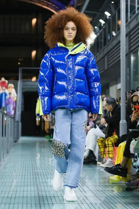 冬天怎么穿既保暖又不显臃肿,冬天怎么穿不臃肿且保暖