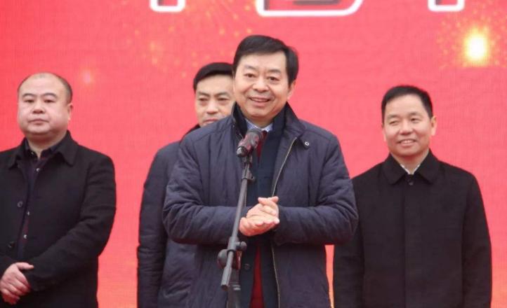 村民集体攒钱供一个大学生,村民凑钱上大学后回报村民