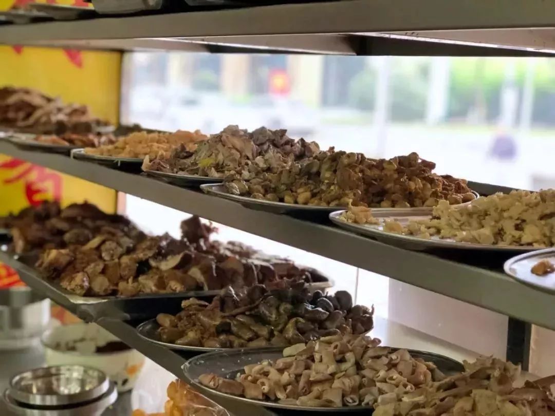 没事千万别去八市！厦门90后姑娘冒雨带着两百块来这里，结果...