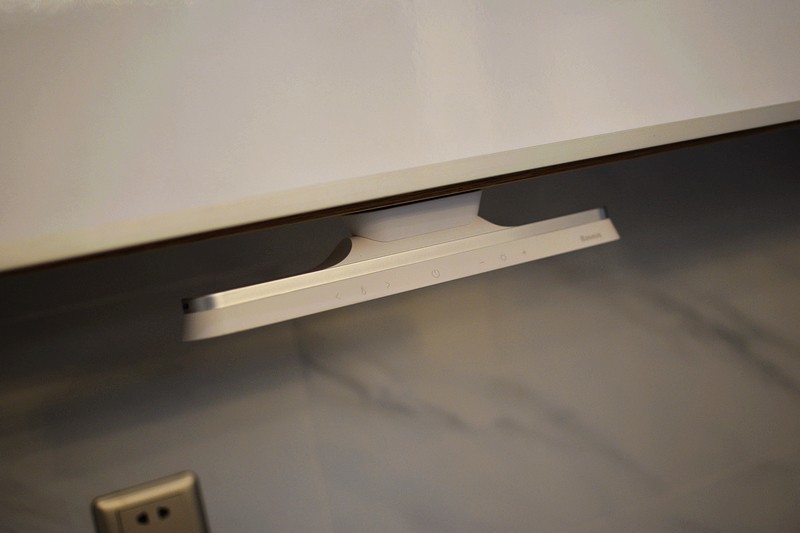 飞利浦酷毙灯吸附,智能酷毙灯可吸附