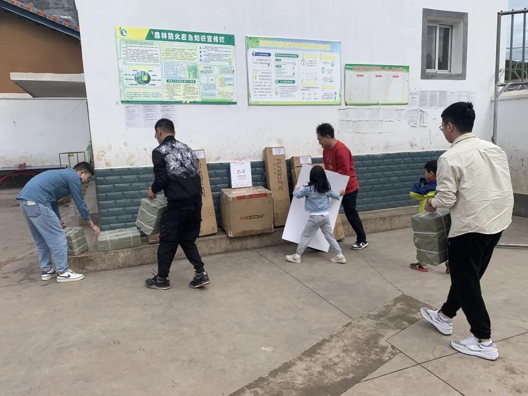 100家图书馆计划第五站巴尔村小“梦想图书馆”活动圆满落幕